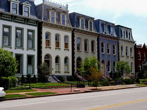 Victorian Home Design, Cottage In The Forest, House Design Drawing, Victorian Exterior, Luxury Townhouse, Lafayette Square, Old Victorian Homes, Colorful Cottage, Mansard Roof