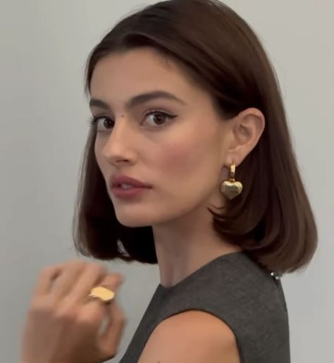 Diana Silvers, Haircut For Square Face, Hair Inspiration Short, Square Face, Shot Hair Styles, Haircuts Straight Hair, Model Face, Square Faces, The Harvest