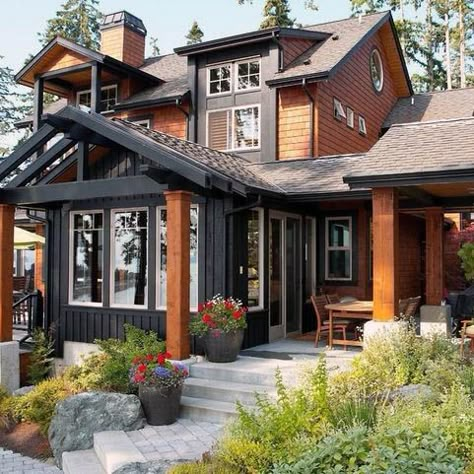 Grey Exterior House Colors, Exterior Paint Schemes, Exterior House Siding, Best Exterior Paint, House Paint Color Combination, Cladding Design, Exterior Paint Colors For House, Wood House, Exterior Remodel