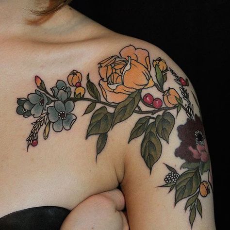 Shoulder Cap Tattoo, Tattoo Feminina, Alphonse Mucha, Nature Tattoos, Small Tattoo, Skin Art, Piercing Tattoo, Pretty Tattoos, Tattoo Styles