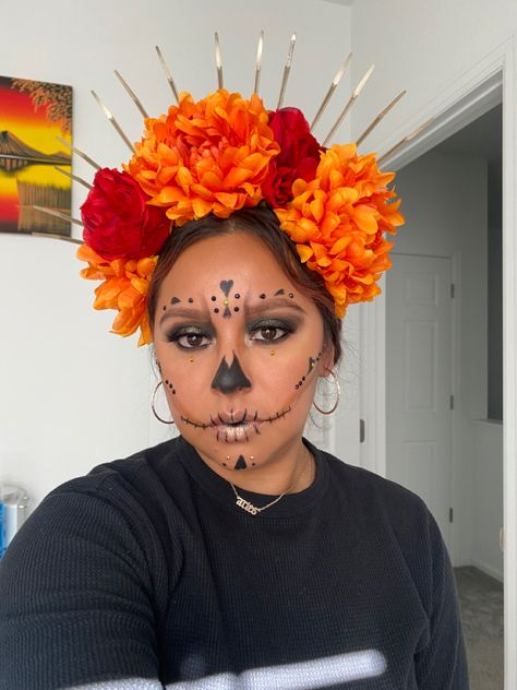 Day of the dead catrina look Easy Katrina Makeup, Simple Day Of The Dead Outfit, Day Of The Dead Makeup Tutorial Easy, Easy Day Of The Dead Outfit, Day Of The Dead Kids Makeup, Subtle Day Of The Dead Makeup, Diy Day Of The Dead Makeup, Dead Of The Dead Makeup, Easy Day Of The Dead Makeup Diy