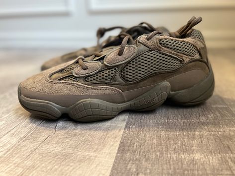 #yeezy #500 #claybrown #adidas Yeezy 700 V3 Clay Brown Outfit, Yeezy 350 Aesthetic, Yeezy 500 Outfit Women, Yeezy 500 Outfit, 700 Yeezy, Yeezy 700 Inertia, Adidas Yeezy 500 Clay Brown, Yeezy 350 Slate, Yeezy 500