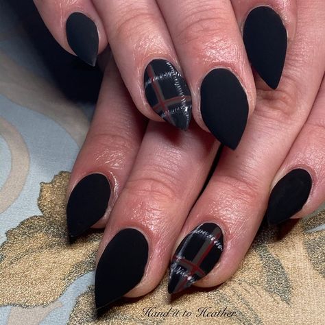 Navy Plaid Nails, Autumn Plaid Nails, Flannel Nail Art, Black Plaid Nails, Blue Plaid Nails, Flannel Nails, Plaid Nails, Goth Nails, Young Nails