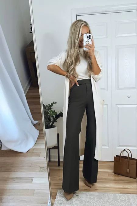 Work Attire Women, Office Attire Women, Casual Work Attire, Work Outfit Office, Office Casual Outfit, Professional Outfits Women, Business Casual Outfits For Women, Office Outfits Women, Business Casual Outfits For Work