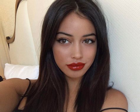 2.6m Followers, 238 Following, 177 Posts - See Instagram photos and videos from Cindy Kimberly (@wolfiecindy) Cindy Wolfie, Cindy Kimberly, Red Lipstick, Pretty Makeup, Cute Makeup, Bella Hadid, Looks Vintage, Makeup Inspo, Dark Hair