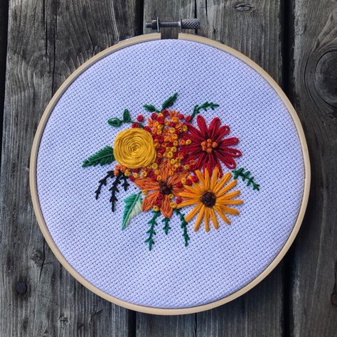 Orange Flower Embroidery, Sunset Flowers, Fleur Orange, Flowers Embroidery, Orange And Gold, Jaune Orange, Orange Aesthetic, Embroidery On Clothes, Blue Embroidery