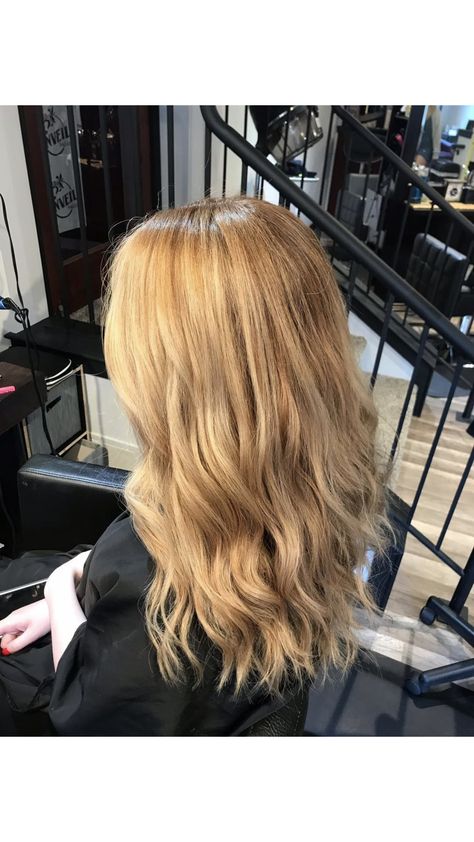 Hair Balayage Red, Honey Blonde Hair Balayage, Golden Blonde Balayage, Balayage Red, Blonde Hair Balayage, Red Roots, Blonde Lowlights, Gold Blonde, Honey Blonde Hair