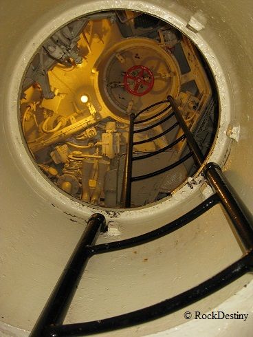 Shaft and ladder between levels, ie from the lavatory to the classrooms Inside A Submarine, Sunken Submarine, Submarine Inside, Wwii Submarine, Us Submarines, German Submarines, Wwii Photos, Below Deck, Hatches