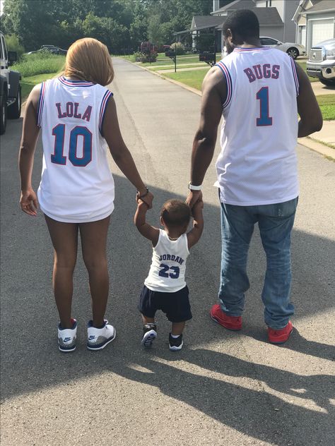 Family Goals! Space Jam Jerseys. #family #spacejam #squadgoals Space Jam Outfit Women, Space Jam Birthday Shirts, Space Jam First Birthday Party, Space Jam Outfit, Space Jam Birthday Party, Space Jam Party, Space Jam Costume, Space Jam Birthday, Space Jam Jersey