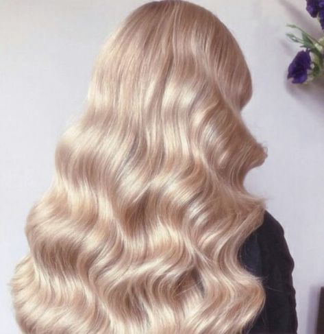 Princess Blonde Hair, Blonde Hair Inspiration, Blonde Hair Shades, Blonde Hair Looks, Peinados Fáciles Para Cabello Corto, Hair Shades, Long Blonde, Hair Inspiration Color, Easy Hairstyles For Long Hair