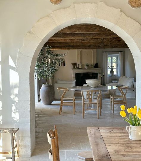 All Posts • Instagram Charlotte Reiss, Mediterranean Cottage, Modern Spanish Home, Designing A Kitchen, Hello April, Dining Design, Beautiful Aesthetic, Spanish House, Design Del Prodotto