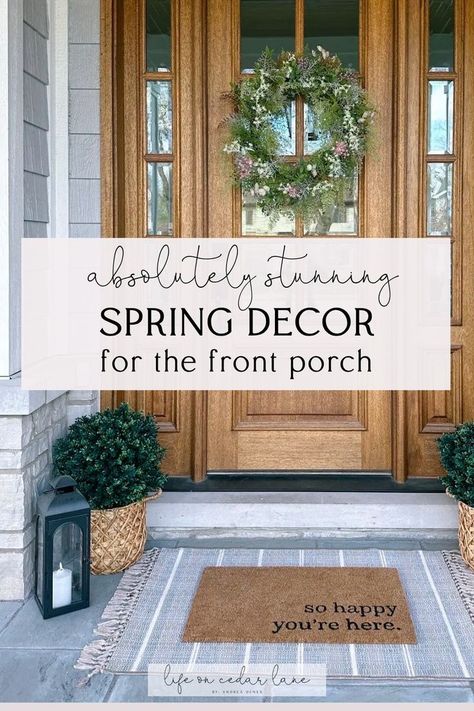 Infuse modern simplicity into your home with our Simple Modern Spring Front Porch Decor Ideas! Explore stylish Front Door Decor to enhance your front door entrance. Embrace the season with Spring Front Porch Decor that seamlessly transitions into summer front porches. Discover porch styles featuring tree planters and layered rugs, creating an inviting atmosphere for your front entrances. Brown Door Front Porch Decor, Modern Boho Front Porch, Minimal Front Porch Decor, Unique Front Door Decor Ideas, Spring Summer Front Porch Decor, Neutral Porch Decor, Decorate Front Porch Ideas, Spring Front Door Decor Entrance, Outside Entryway Ideas Front Porches