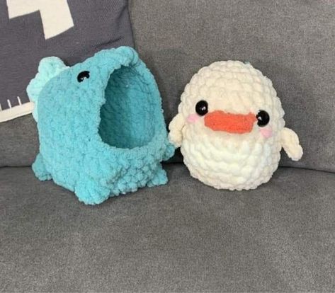 these images are for crochet patterns and these images are for crochet gifts Aesthetic Patterns, Easy Crochet Animals, Crochet Aesthetic, Crochet Cow, Crochet Animals Free Patterns, Crochet Design Pattern, Kawaii Crochet, Beginner Crochet Projects, Crochet Pumpkin