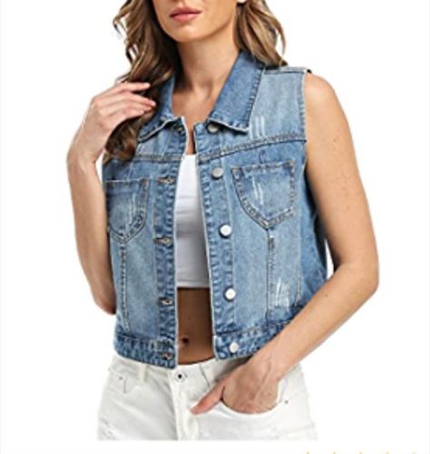 Retro cropped denim vest with Timeless basic cool edgy look for all season. Shorts And Tank Top, Easy Summer Outfit, Sleeveless Jean Jackets, Outfit For Fall, Simple Summer Outfits, Girls Vest, Womens Denim, Jean Vest, Comfy Sweatshirt