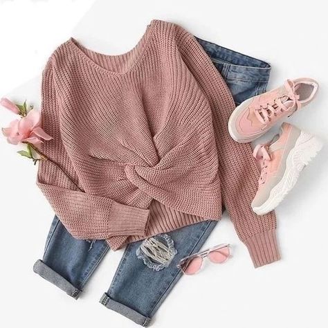 Sweater Jeans, Trendy Dress Outfits, Clothing Photography, Causual Outfits, Warm Outfits, Clothespins, Girls Fashion Clothes, Chunky Sweater, Teenage Fashion Outfits