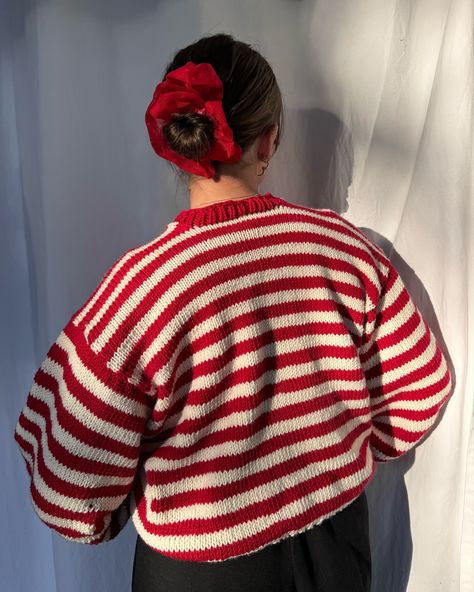 KW 32✨back home & straight into Manuskriptabgabe❤️‍🔥💻 #weeklydump Bead Knit, Knitting Aesthetic, Diy Vetement, Handmade Inspiration, Crochet Girls, Diy Sewing Clothes, August 12, Red Sweater, Pink And Red