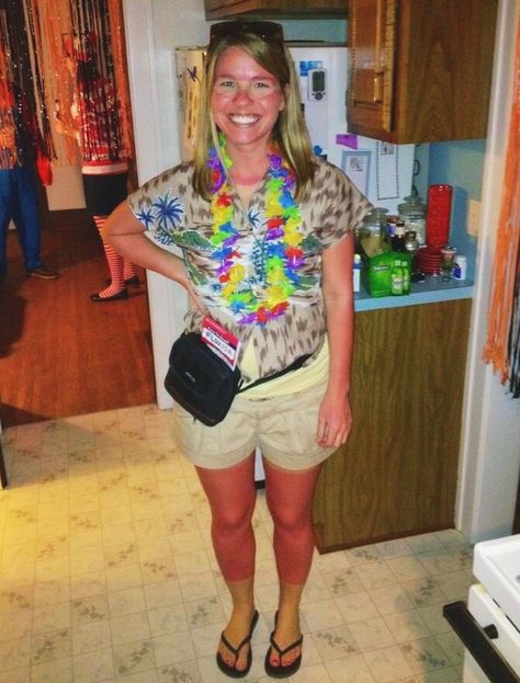 Sunburnt tourist costume Florida Tourist Costume, Hawaiian Tourist Costume, Tourist Dress Up Day, Tourist Costume Ideas, Tourist Outfit Ideas, Beach Halloween Costumes, Tacky Tourist Outfit, Funny Costumes For Women, Tacky Tourist Costume