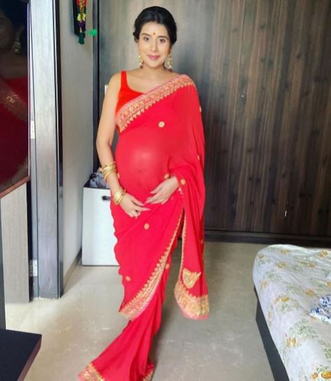 Charu Asopa, Gender Neutral Clothes, Insta Bio, Red Chiffon, Red Saree, Instagram Handle, Neutral Outfit, Chiffon Saree, Baby Bump