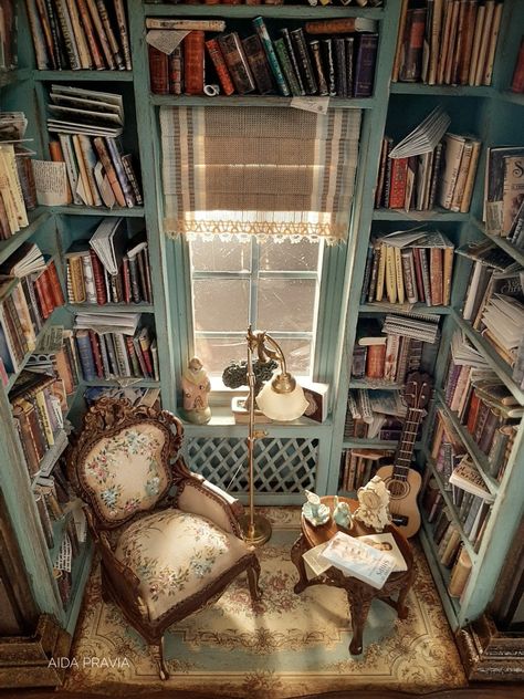 Victorian Dollhouse Interior, Victorian Bookshelf, Room Box Miniatures, Bookshelf Art, Cottagecore Home, Victorian Books, Victorian Dollhouse, Dolls House Interiors, Homemade Decor