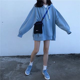 Plain Oversized Hoodie only at $22 ✨Available in 6 colours 🤭 which colour would you choose? 💞 Korean Hoodie Outfit, Outfit Ideas Hoodie, Hoodie Outfit Aesthetic, Oversized Hoodie Outfit, Korean Hoodie, Mode Kawaii, Outfit Korean, Oversized Outfit, Korean Girl Fashion