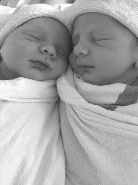 Newborn Twins Aesthetic, Twin Baby Girls Newborns, Baby Twins Aesthetic, Twin Babies Aesthetic, Twin Babies Boy And Girl, Newborn Twins Boy And Girl, Mom And Twins, Twin Baby Boy And Girl, Cute Twin Babies