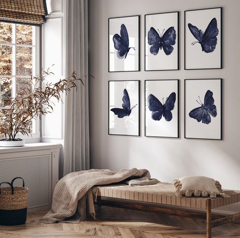 Room Decor Butterfly, Picture Displays, Wall Art Butterfly, Art Papillon, Navy Blue Wall Art, Poster Living Room, Poster White, Navy Blue Walls, Decor Butterfly