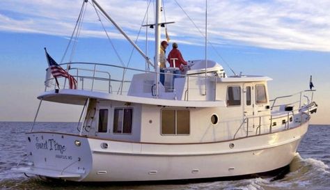 Trawler Yachts For Sale, Classic Yachts For Sale, Mini Yacht, Hatteras Yachts, Trawler Yacht, Trawler Boats, Trawlers For Sale, Liveaboard Boats, Cabin Cruiser