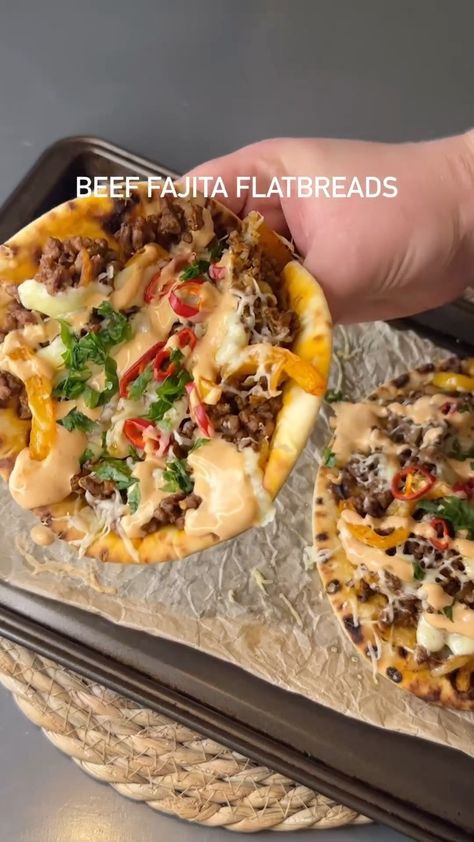 Petya Marinova | Beef fajita flatbreads Hit save 📌 for your next easy recipe and follow @recipe_road for more recipes like this 🤍 Ingredients (serves… | Instagram Fajita Ground Beef Recipe, Fajitas For Two, Chipotle Hot Sauce, Beef Fajita Recipe, Vine Tomatoes, Beef Fajitas, Beef Dinners, Beef Steak Recipes, Chilli Peppers