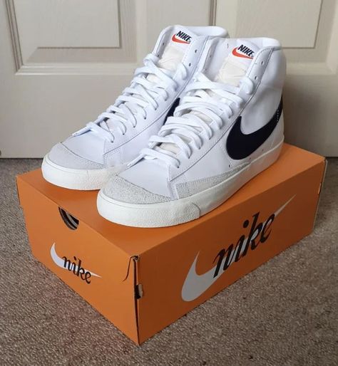 First pair of Blazers : Sneakers Nike Blazer Mid 77 Colors, Blazers Sneakers, Blazer Shoes, Blazer Outfits Men, Blazers Shoes, White Shoes Men, Nike Kicks, Nike Shoes Air Force, White Nike Shoes