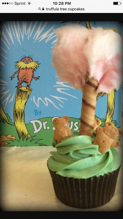 Truffula Tree Cupcakes, The Lorax Cupcakes, Lorax Themed Snacks, Lorax Desserts, Truffula Trees Snack, Lorax Snacks, Lorax Cupcakes, The Lorax Party, Lorax Birthday Party