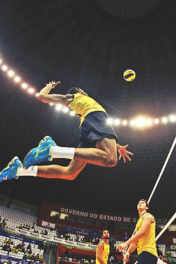 FIVB Volleyball World League 2013 Volleyball Images, Volleyball Motivation, Volleyball Photography, Poses Dynamiques, Volleyball Wallpaper, Volleyball Photos, Volleyball Poses, Mens Volleyball, Sketch Poses