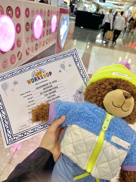 Stuffed Animals For Boyfriend, Couples Build A Bear, Build A Bear Date Aesthetic, Build A Bear Workshop Aesthetic, Build A Bear Names Ideas, Preppy Build A Bear, Matching Build A Bears Couple, Build A Bear Ideas, Build A Bear Date