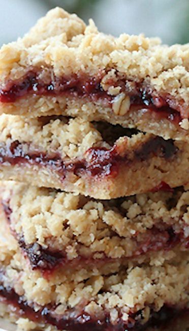 Oatmeal Bars With Jam, Recipes Using Cherry Jam, Cherry Jam Dessert, Oatmeal Squares Recipe, Recipes With Cherry Jam, Jam Uses Ideas, Cherry Jam Cookies, Recipes That Use Jam, Recipes Using Jam