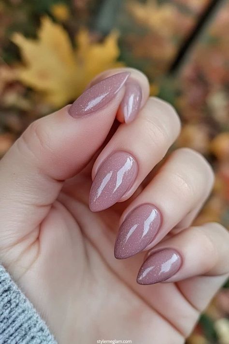 Fall is hands down my favorite season for nails! I mean with all those rich, moody fall colors—think deep reds, burnt oranges, and even those dark, spooky Halloween shades – I’m obsessed. But, you know when you’re just craving something soft and pretty, like fall pink nails? It’s like, yeah, I love the dark vibes, […] Fall Pink Nails, Dusty Pink Nails, Blush Pink Nails, Matte Pink Nails, Blue Nail Color, Fall Pink, Pink Nail Colors, Dark Vibes, Mauve Nails