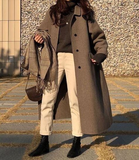 y/n is a heartless mafia. she doesn't hesitate to kill anyone but she… #fanfiction #Fanfiction #amreading #books #wattpad Celana Jogger Wanita, 40s Mode, Long Coat Outfit, Mantel Outfit, Korean Fashion Ulzzang, Dark Academia Outfits, Fall Fashion Coats, Stile Hijab, Academia Outfits