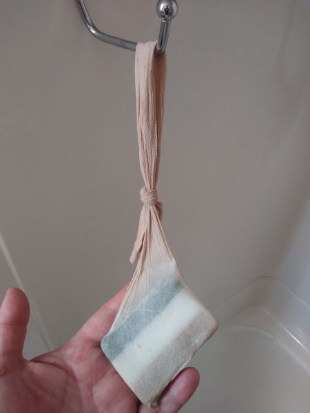 Diy Soap Saver Bag, Diy Soap Saver, Diy Soap Pouches, How To Make A Bar, Soap Pouches, Bar Soap Holder, Survival Stuff, Knee High Stockings, Soap Saver