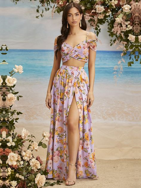 Boho Themed Outfit For Women, Outfits With Flowy Skirt, Crop Top Elegante, Long Beach Skirt, Long Flower Dress, Choli Dress, Pool Party Outfits, Satin Formal Dress, Crop Top Skirt Set