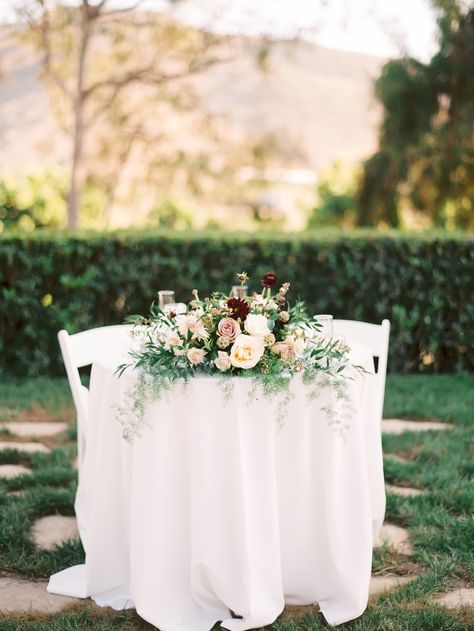 Simplicity. Enchanted Garden Floral Design. Photography: Erin J Saldana Photography - www.erinjsaldana.com Wedding Sweetheart Table Decor, Sweetheart Table Flowers, Sweetheart Table Decor, Burgundy Bouquet, Sweetheart Table Wedding, Top Wedding Trends, Wedding Gift Ideas, Hot Top, Flowers Ideas