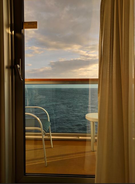 Cruise Picture Ideas Instagram, Disney Cruise Aesthetic, Cruise Aesthetic Pics, Cruise Ship Aesthetic, Cruise Photography Ideas, Aesthetic Cruise, Cruise Aesthetic, Anderson Aesthetic, Cruise Photography