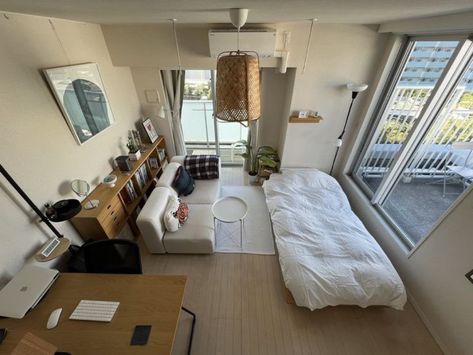 Room Inspiration Preppy, Japanese Apartment, Minimalist Room, Aesthetic Rooms, Dream Room Inspiration, Room Makeover Bedroom, Small Room Bedroom, House Room, Home Trends