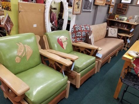 Western Furniture Ranch Style, Southwestern Chairs, Quonset House, Couch Coffee Table, Vintage Western Decor, Monterey Style, Antique Couch, Monterey Furniture, Cowhide Decor