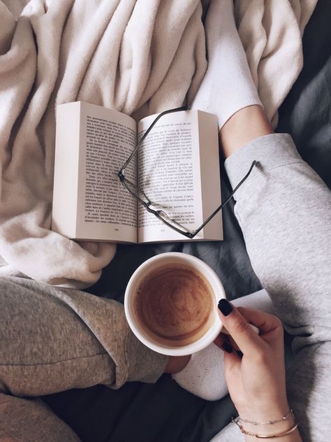 Reading Pictures, Reader Girl, Books To Read For Women, Bookstagram Inspiration, Tea And Books, Currently Reading, Coffee Photography, Photography Awards, Book Images