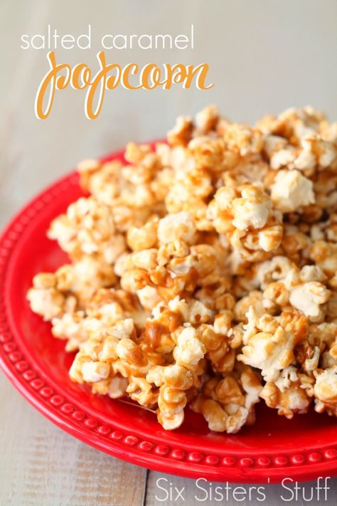 This Salted Caramel Popcorn is the perfect combination of sweet and salty! | SixSistersStuff.com Popcorn Halloween, Sweet And Salty Popcorn, Carmel Popcorn, Popcorn Popping, Popcorn Recipes Caramel, Salted Caramel Popcorn, Christmas Popcorn, Salty Popcorn, Popcorn Treats