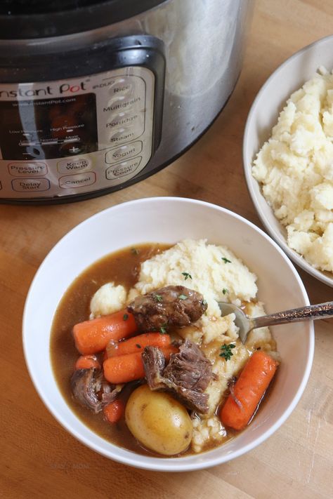 Beef Pot Roast - Stay Fit Mom Beef Paprika, Stay Fit Mom, Creamer Potatoes, Beef Pot Roast, Roast Beef Recipes, Potted Beef, Carrots And Potatoes, Macro Meals, Pot Roast Recipes