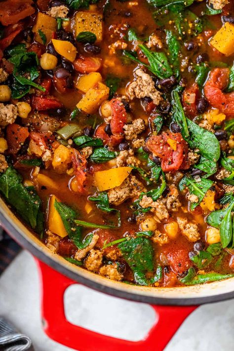 Ground Turkey Butternut Squash Chili (One-Pot!) Turkey Butternut Squash Soup, Ground Turkey And Butternut Squash, Turkey Butternut Squash Chili, Ground Turkey Butternut Squash, Chilli Ideas, Turkey Butternut Squash, Squash Chili Recipe, Butternut Squash Chili Recipe, Turkey Chilli