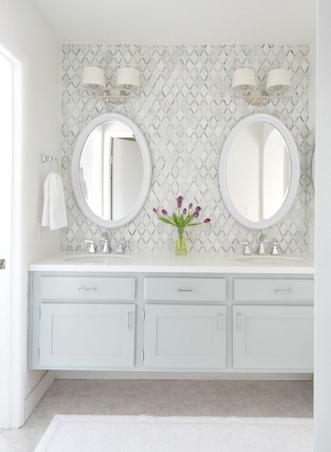 Fantastic builder basic master vanity makeover with diamond backsplash tile Club Bathroom, Diamond Backsplash, Makeover Kamar Mandi, Vanity Makeover, House Redo, Bathroom Vanity Makeover, Wallpaper Bathroom, Bathroom Stuff, Master Bath Remodel