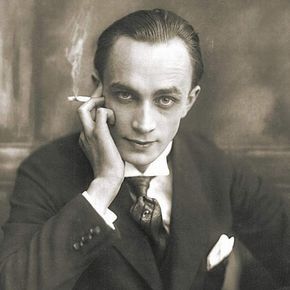 Conrad Veidt -- Anders als die Andern (Different From The Others) -- This is possibly the first homosexual character written for the screen Joker Comic Book, Conrad Veidt, The Man Who Laughs, Joker Comic, Fritz Lang, Silent Film Stars, Classic Horror Movies, Call Of Cthulhu, Silent Movie