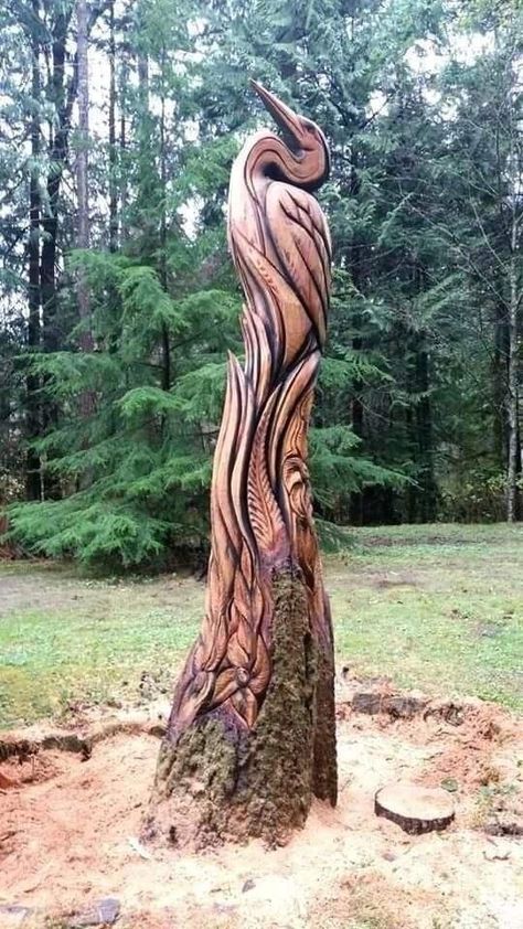 Tree Stump Art, Carved Tree Stump, Stump Art, Chainsaw Sculpture, Chainsaw Wood Carving, Wood Carving Art Sculpture, Carved Wood Sculpture, Bird Carving, Tree Artwork