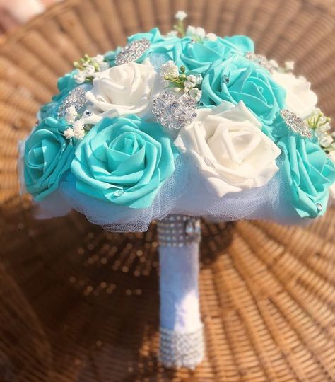 Tiffany Blue Flowers Bouquet, Aquamarine Wedding Theme, Aqua Blue Wedding Theme, Sweet 16 Bouquet, Communion Bouquet, Ocean Blue Wedding, Turquoise Wedding Bouquets, Quince Bouquet, Tiffany Blue Wedding Cake