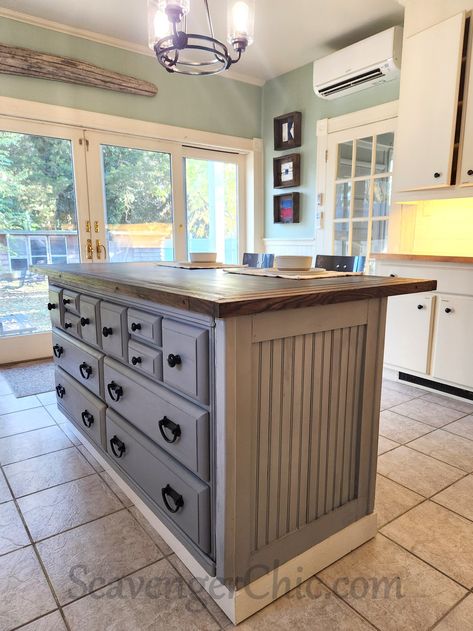 Dresser To Kitchen Island, Kitchen Island With Storage And Seating, Dresser Island, Kitchen Island Furniture, Build Kitchen Island, Dresser Kitchen, Repurposed Kitchen, Upcycle Dresser, Kitchen Island Diy